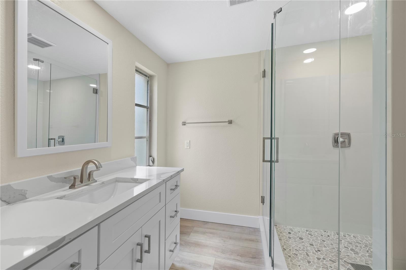 Image 30 of 64 For 542 Lakehurst Avenue Nw