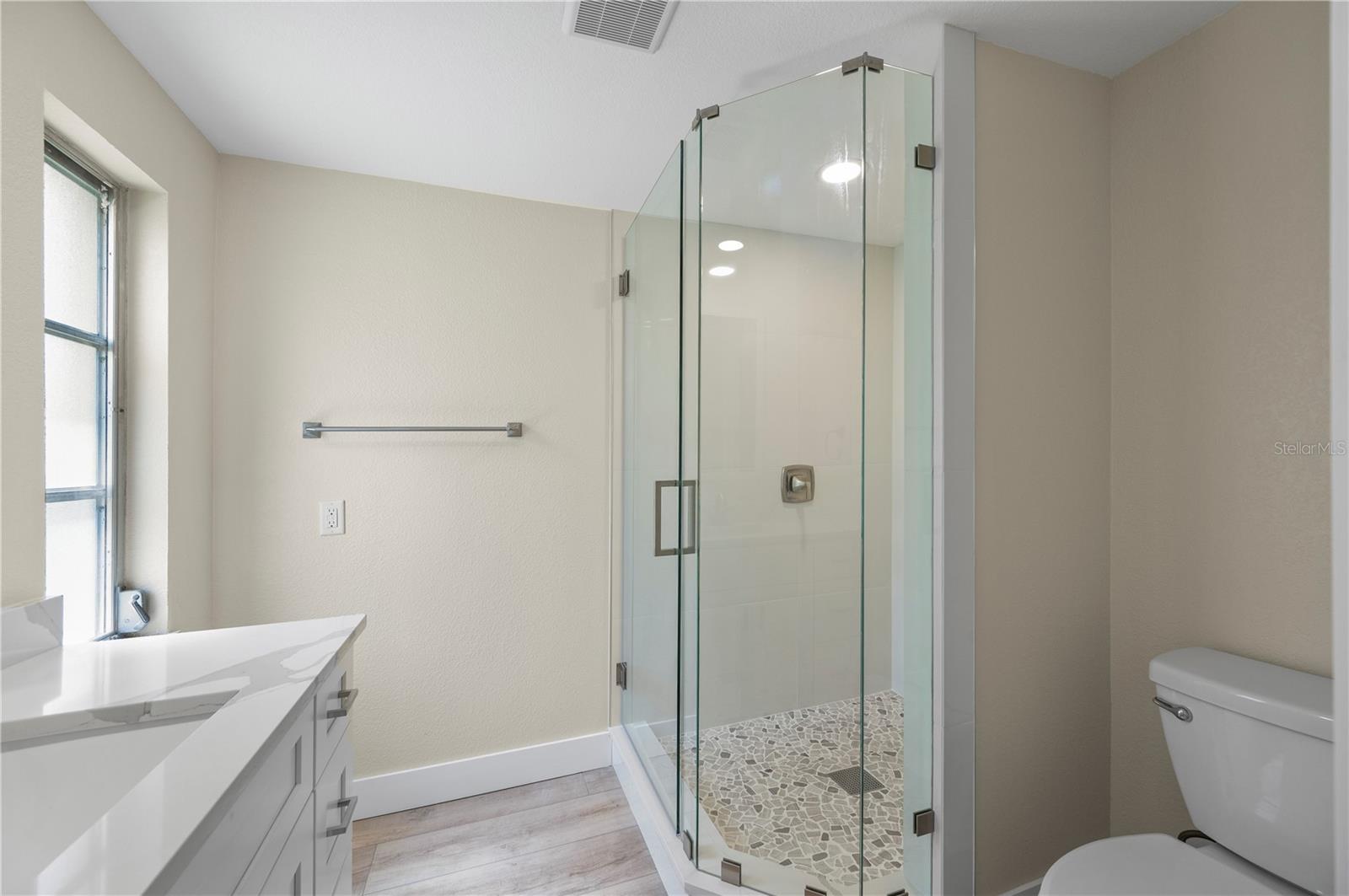 Image 31 of 64 For 542 Lakehurst Avenue Nw