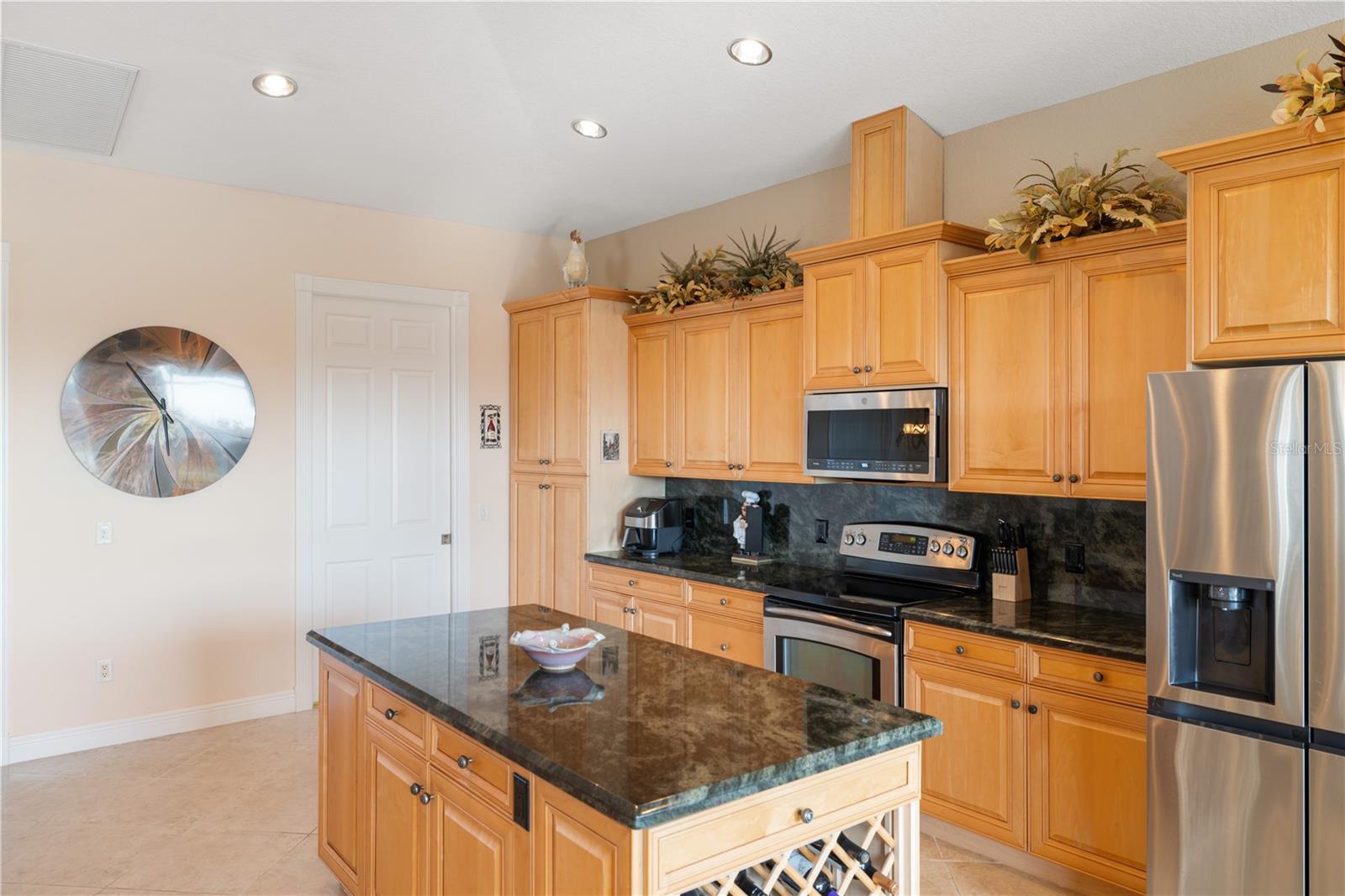 Image 17 of 82 For 534 Canal Way