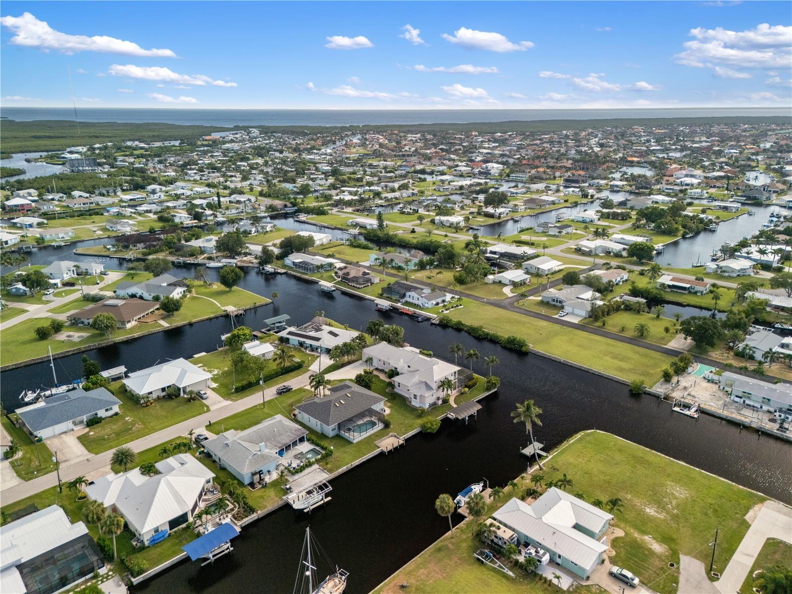 Image 6 of 82 For 534 Canal Way