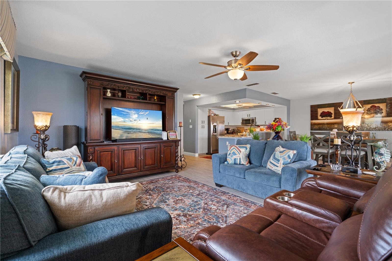 Image 21 of 50 For 4000 Bal Harbor Boulevard 127