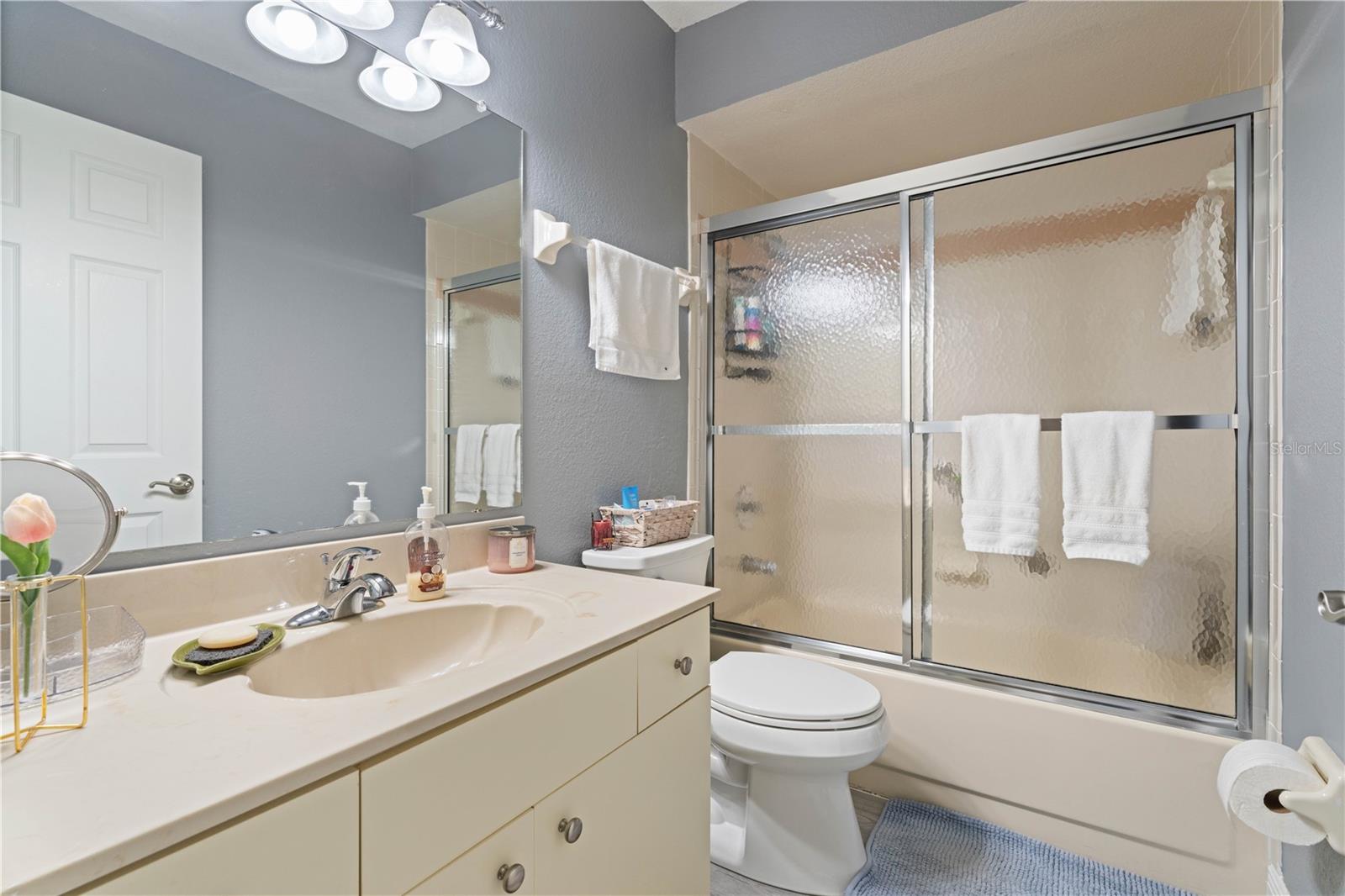 Image 37 of 50 For 4000 Bal Harbor Boulevard 127