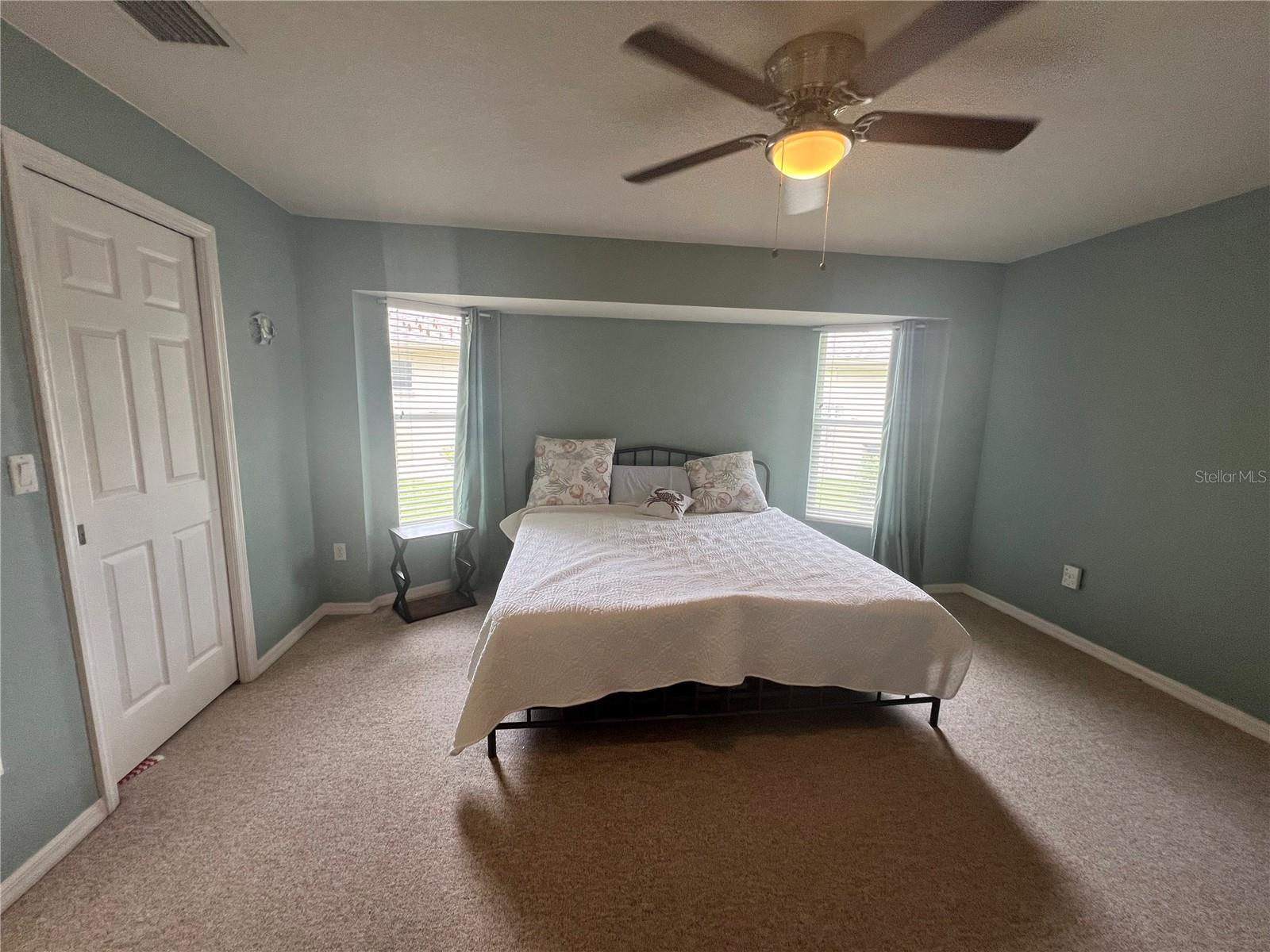 Image 11 of 41 For 1126 Waterside Street