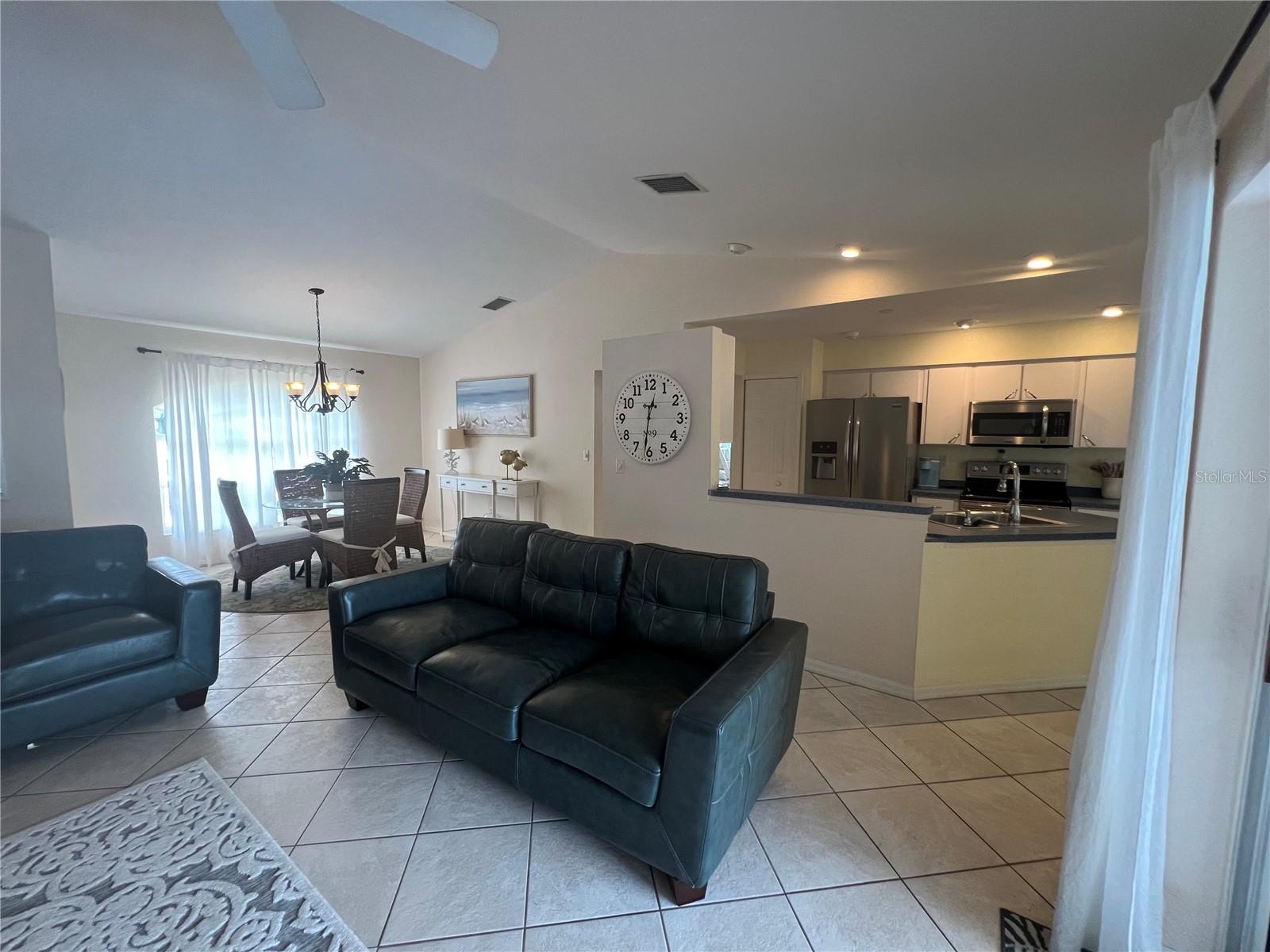 Image 6 of 41 For 1126 Waterside Street