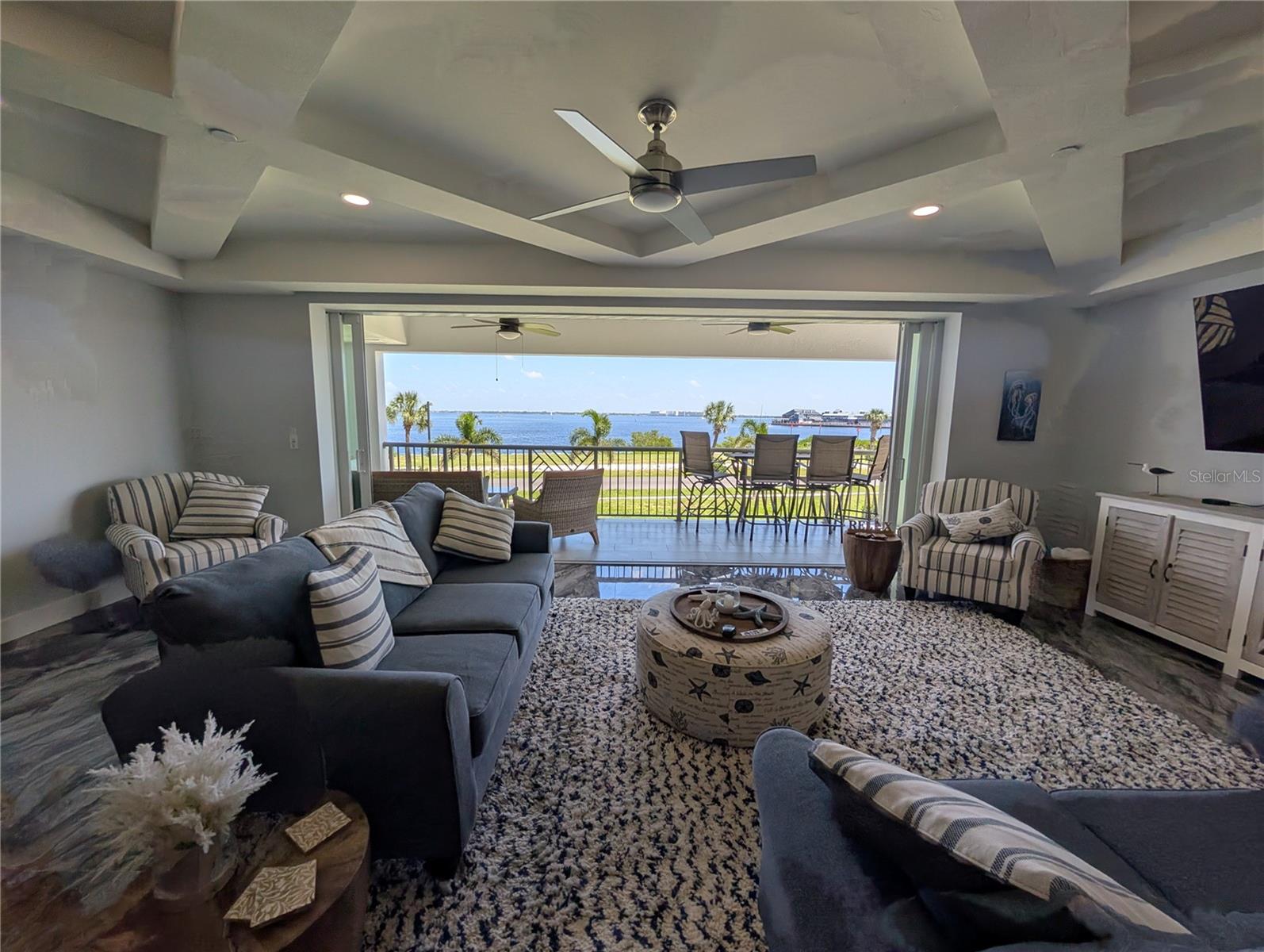 Image 16 of 36 For 1425 Park Beach Circle 127