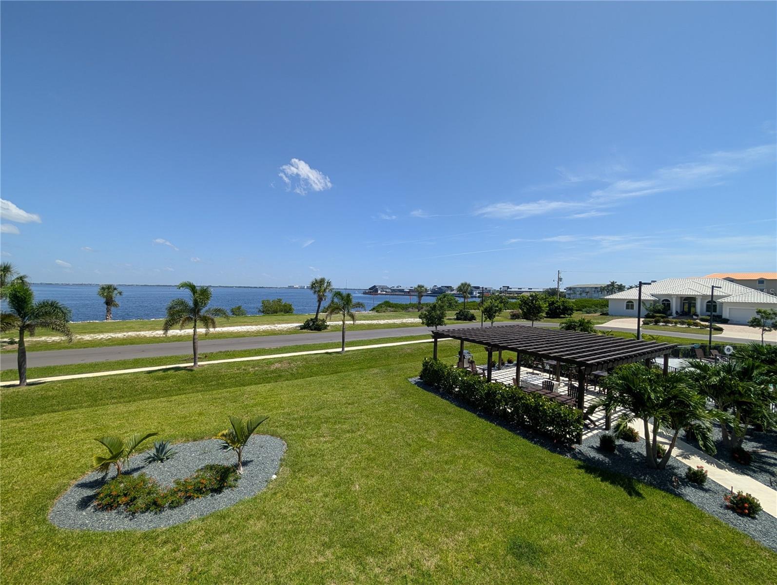 Image 20 of 36 For 1425 Park Beach Circle 127