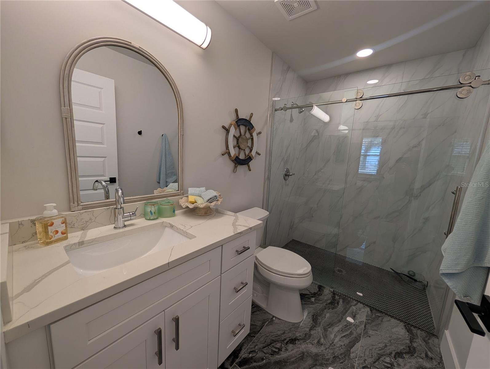 Image 24 of 36 For 1425 Park Beach Circle 127