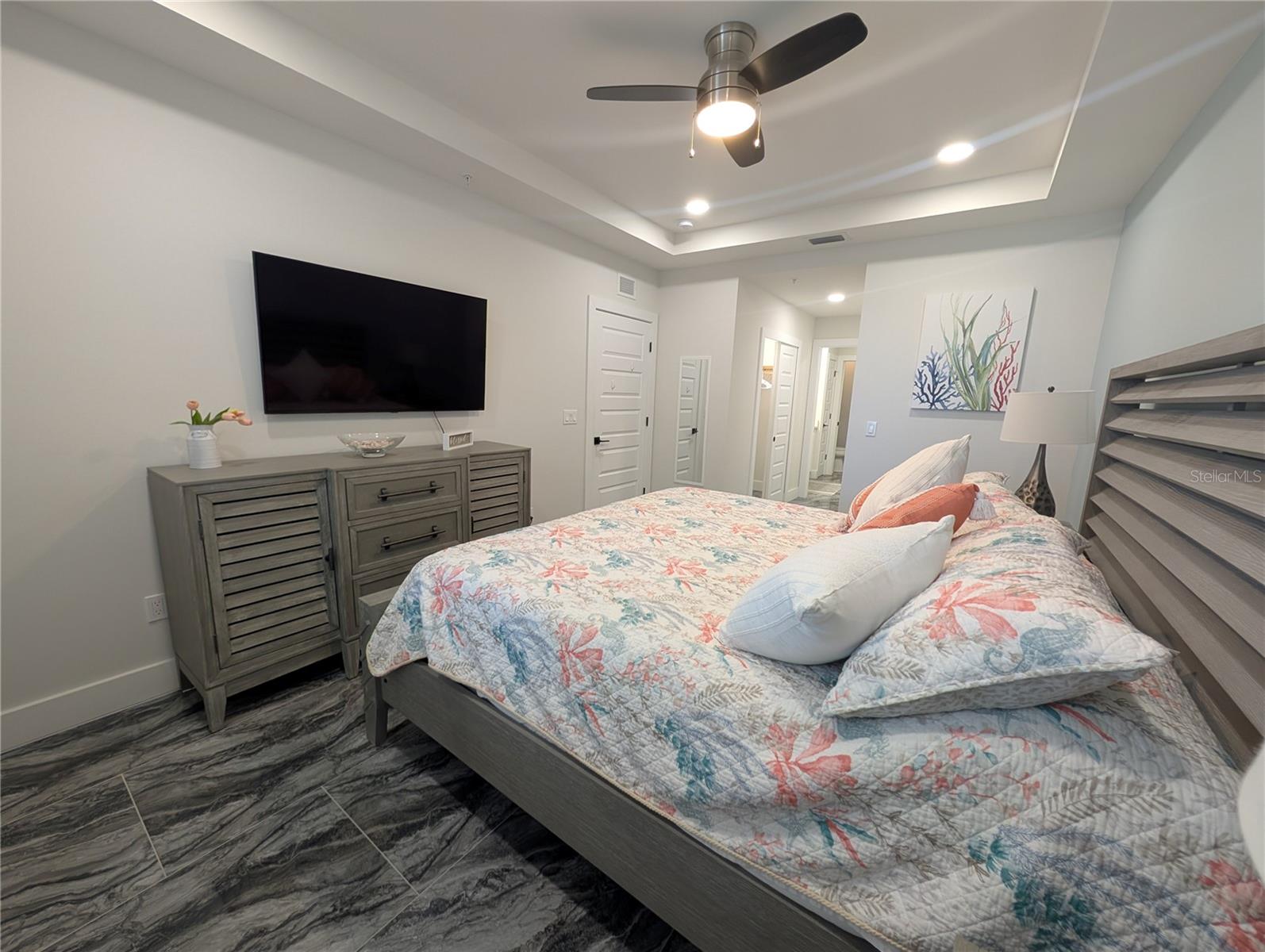 Image 4 of 36 For 1425 Park Beach Circle 127
