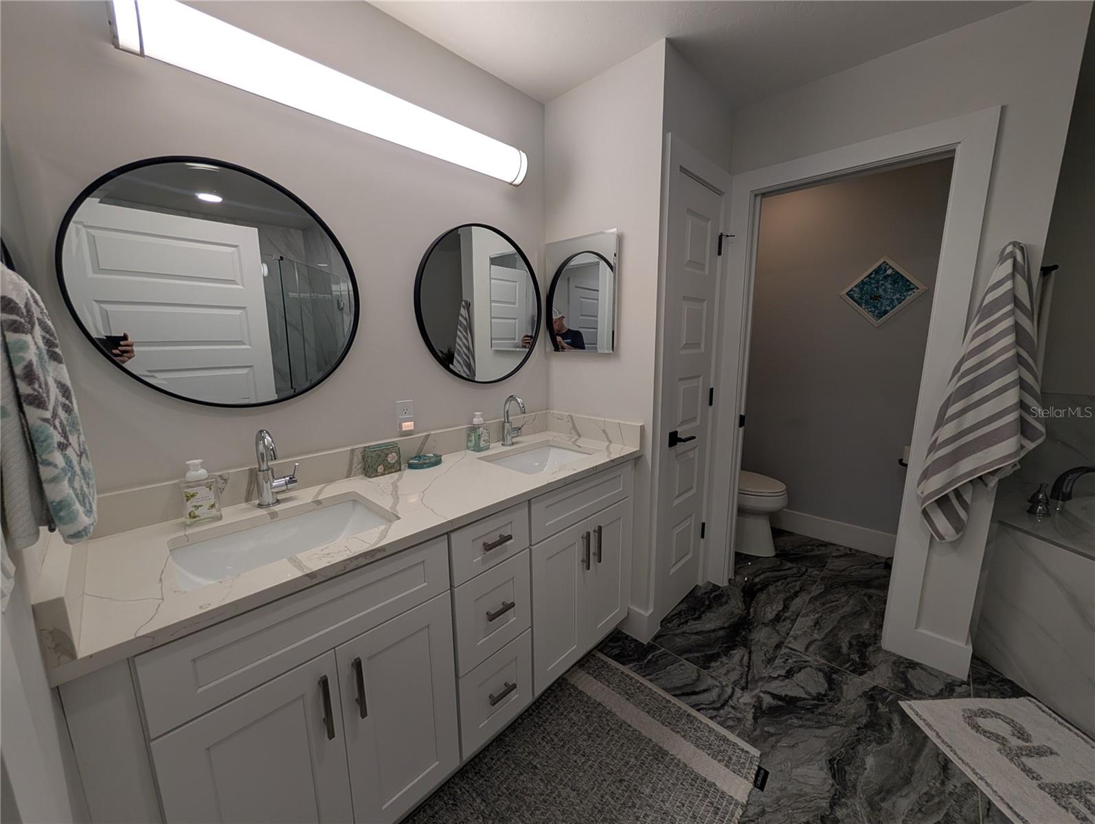Image 6 of 36 For 1425 Park Beach Circle 127