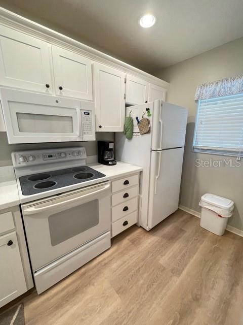 Image 5 of 18 For 437 Cerromar Lane 523