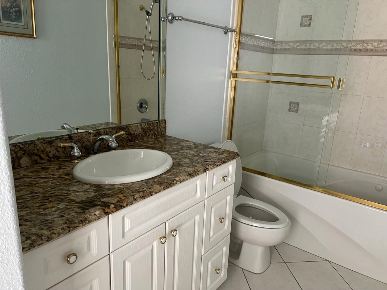 Image 23 of 35 For 1052 Hartsdale Street