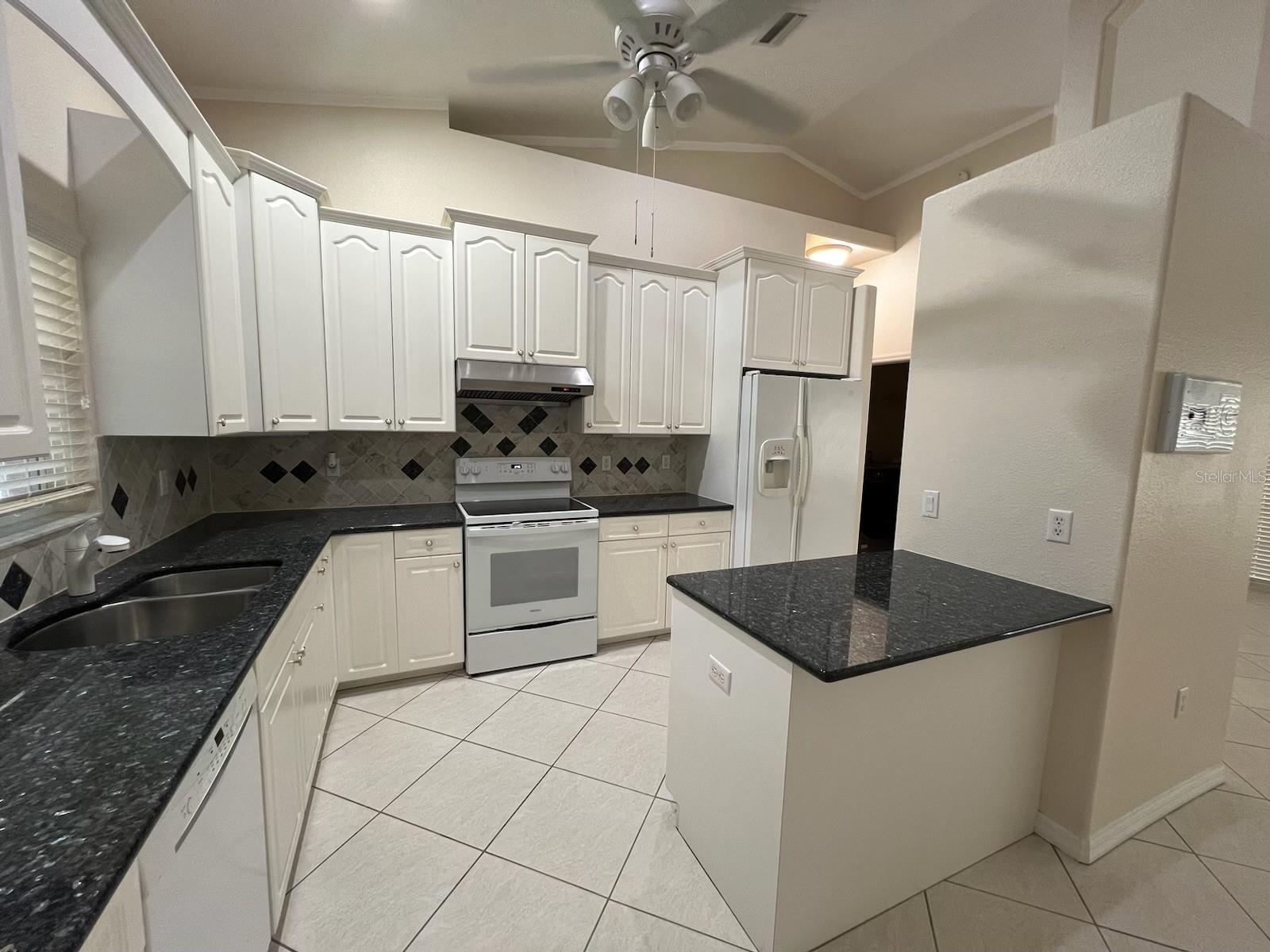 Image 3 of 35 For 1052 Hartsdale Street
