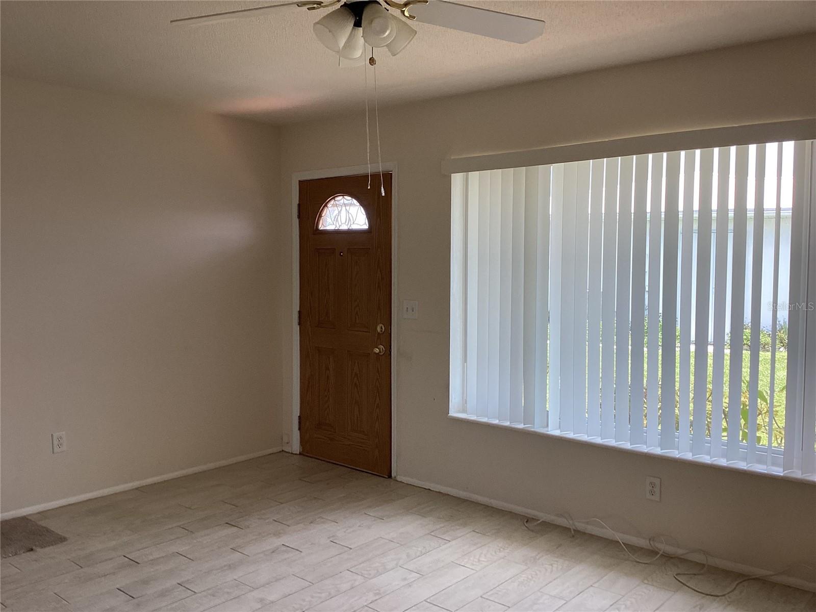 Image 4 of 35 For 8961 Abbey Court