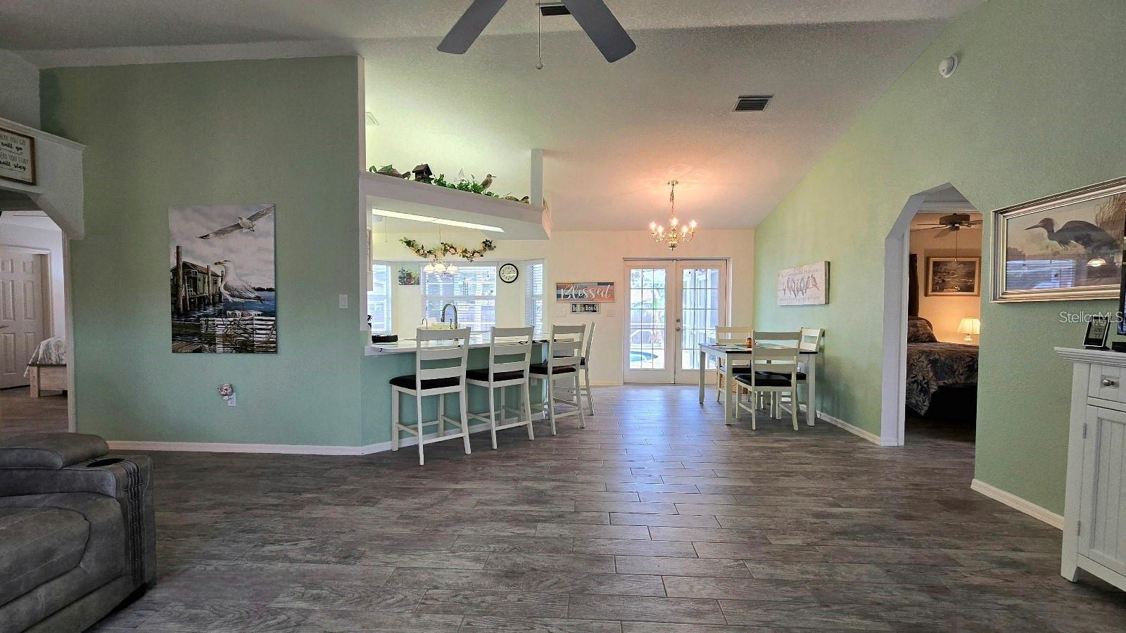 Image 4 of 22 For 1370 Kenmore Street
