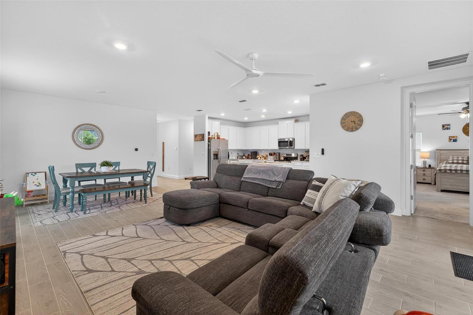 Image 6 of 23 For 4116 Acoma Drive