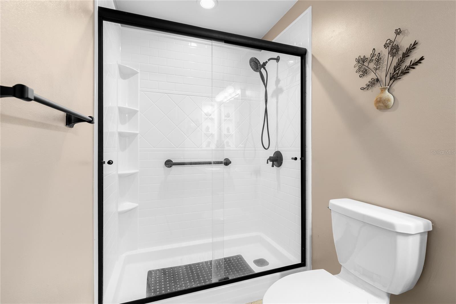 Image 20 of 37 For 2238 8th Terrace