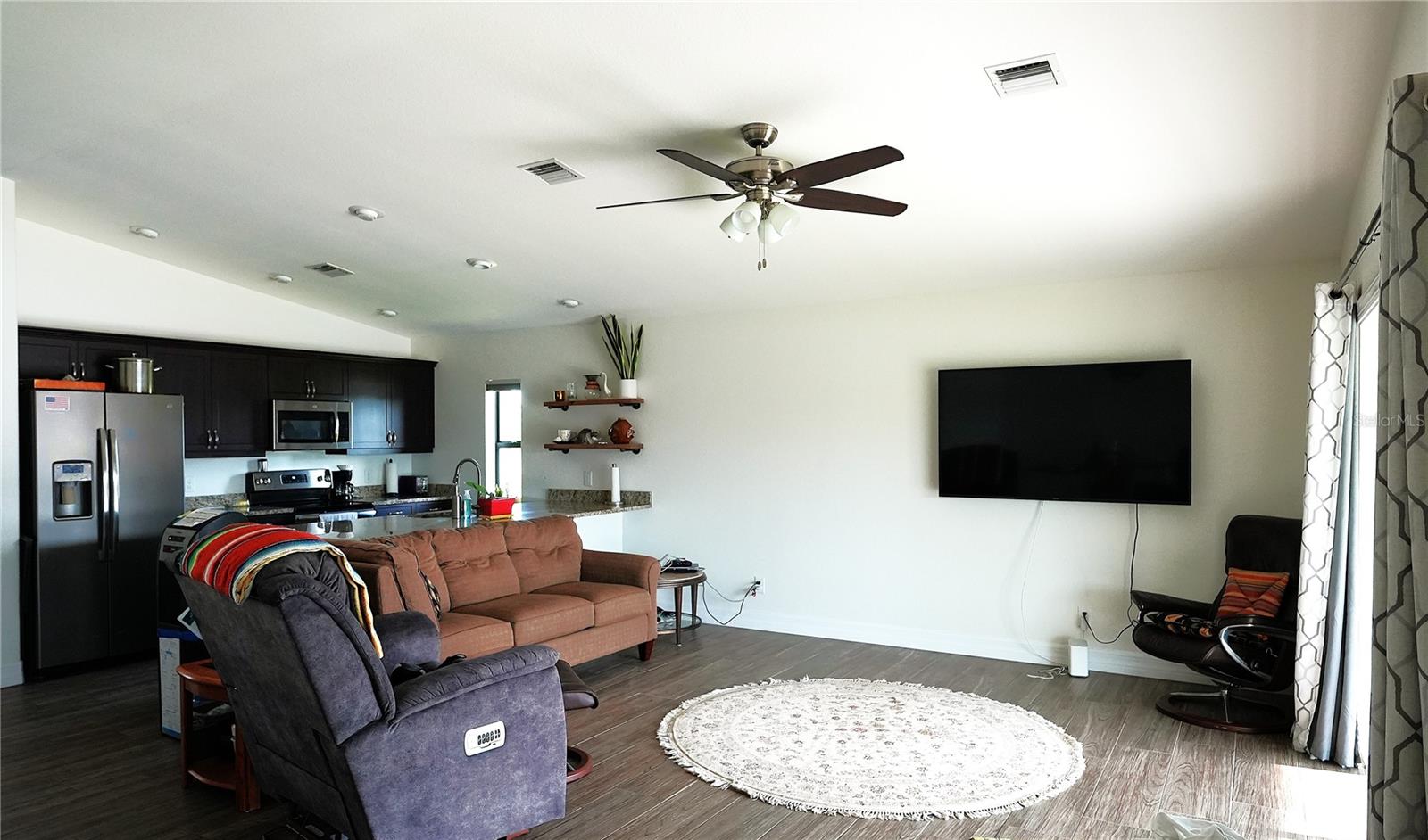 Image 2 of 22 For 125 Opal Drive