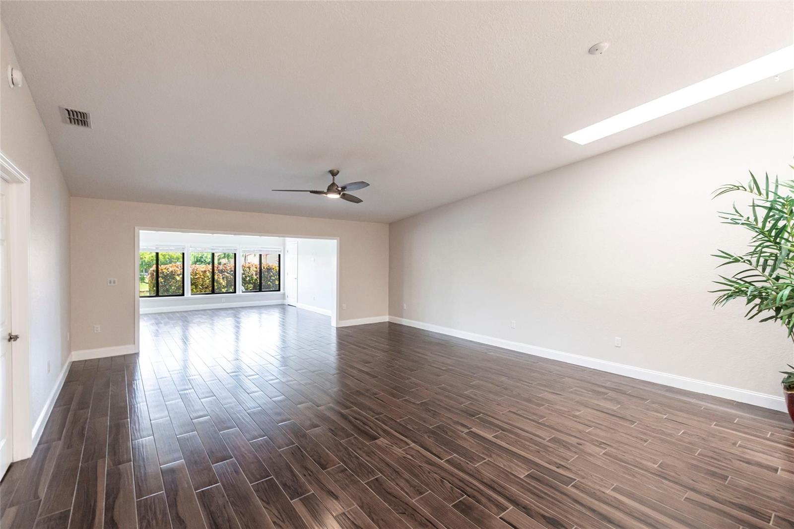 Image 11 of 63 For 1780 Deborah Drive 23