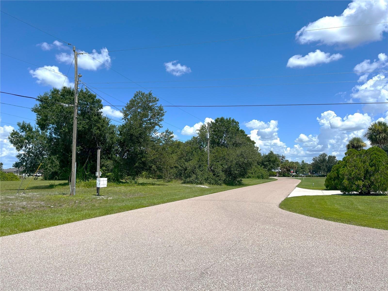 Image 13 of 13 For 1394 Saxony Circle