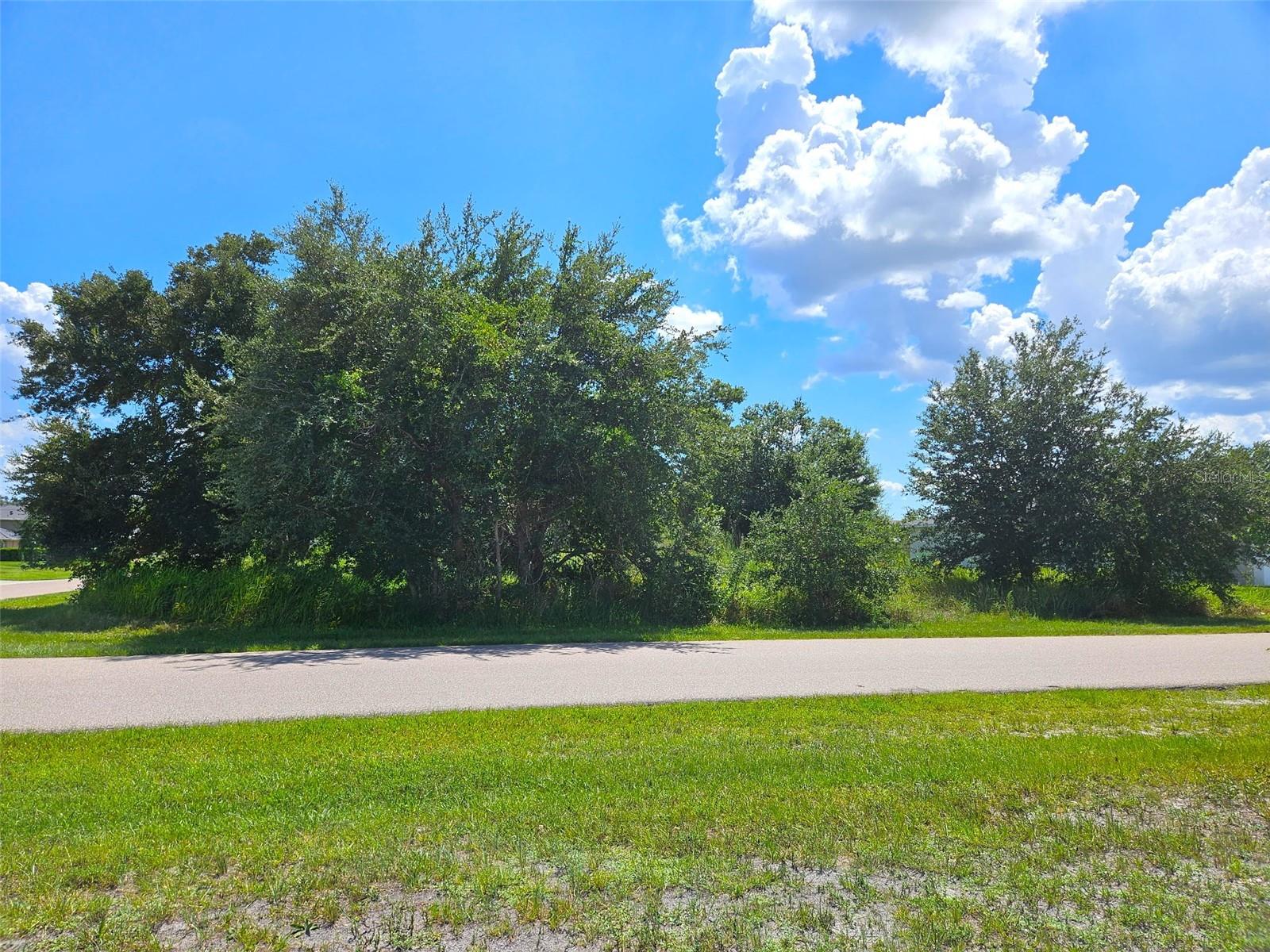 Image 7 of 13 For 1394 Saxony Circle