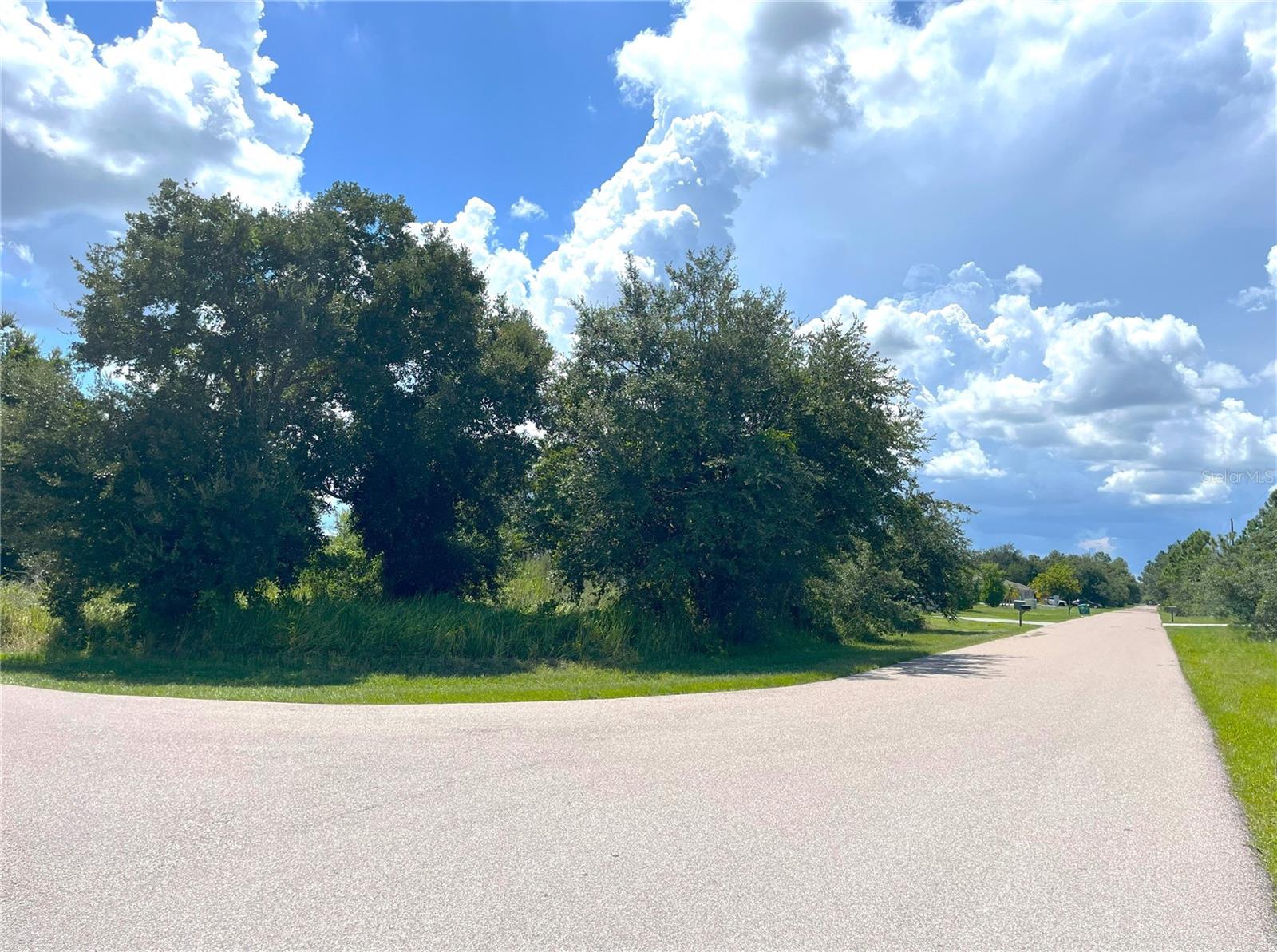 Image 8 of 13 For 1394 Saxony Circle
