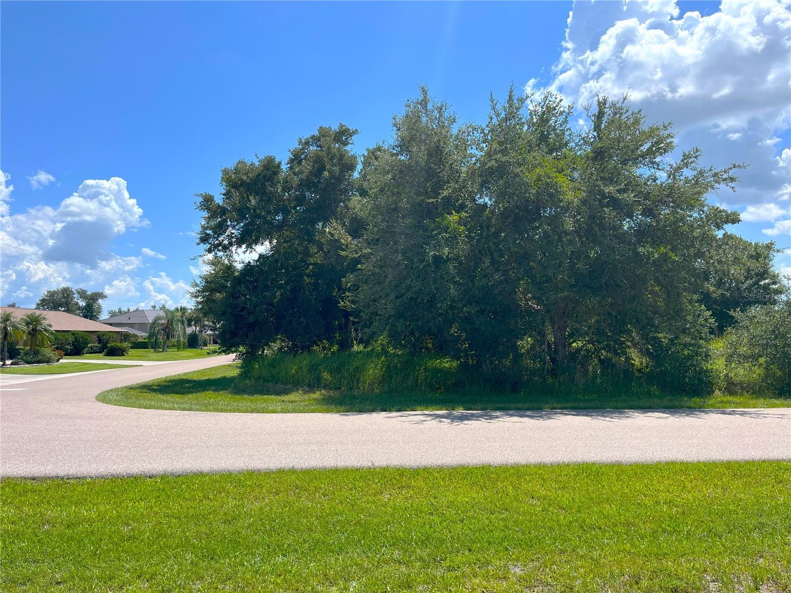 Image 9 of 13 For 1394 Saxony Circle