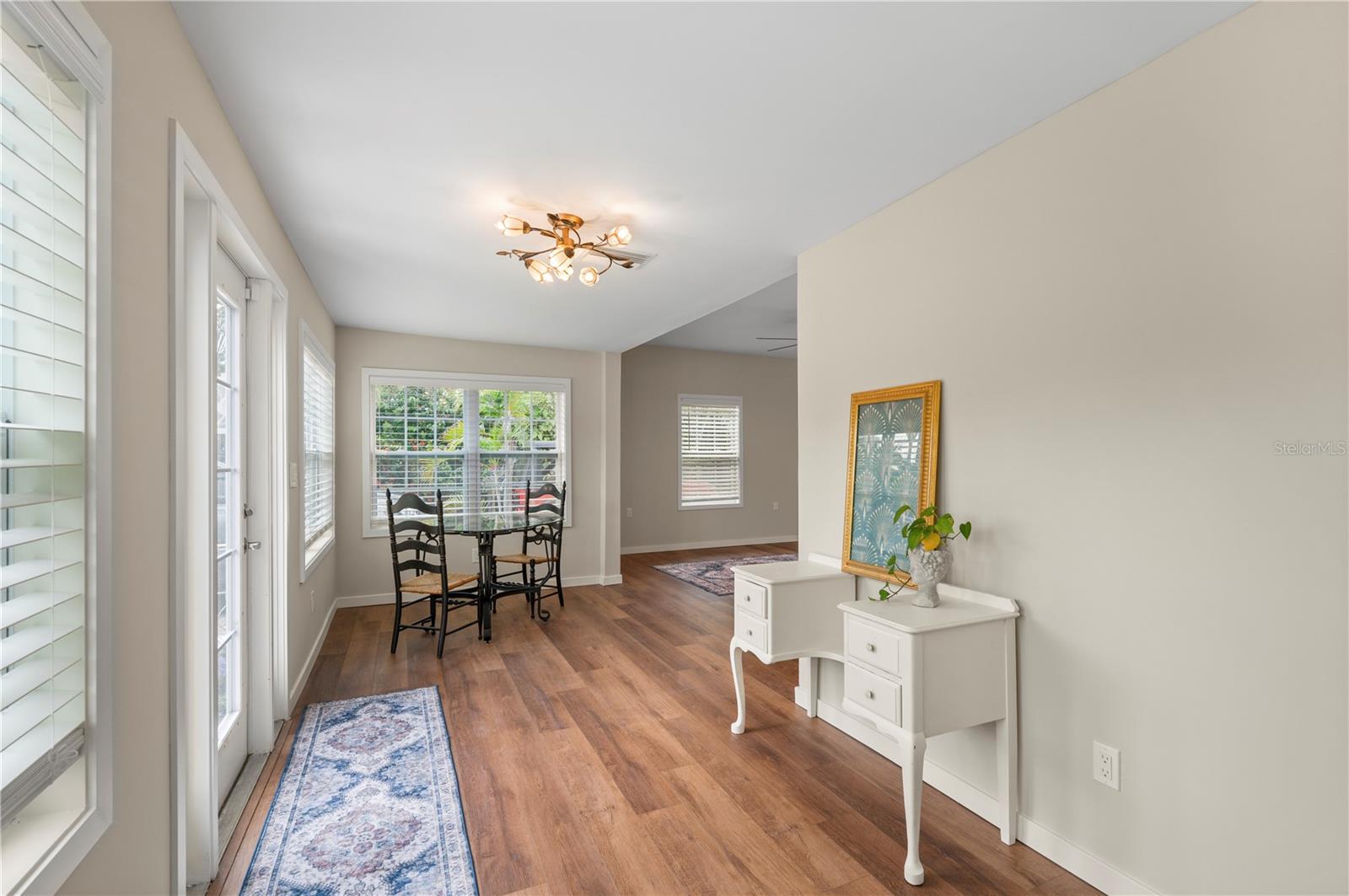 Image 13 of 57 For 717 Marion Avenue