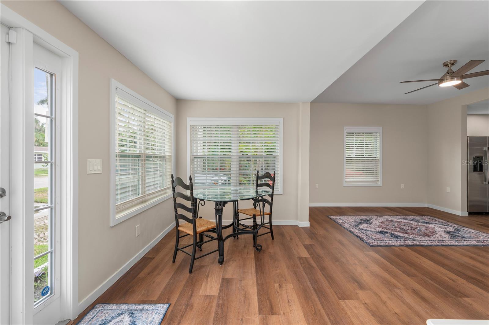 Image 14 of 57 For 717 Marion Avenue