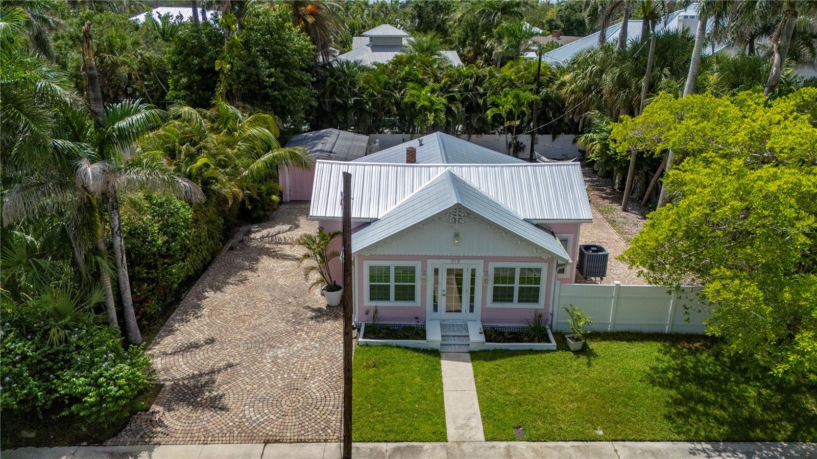 Image 2 of 57 For 717 Marion Avenue