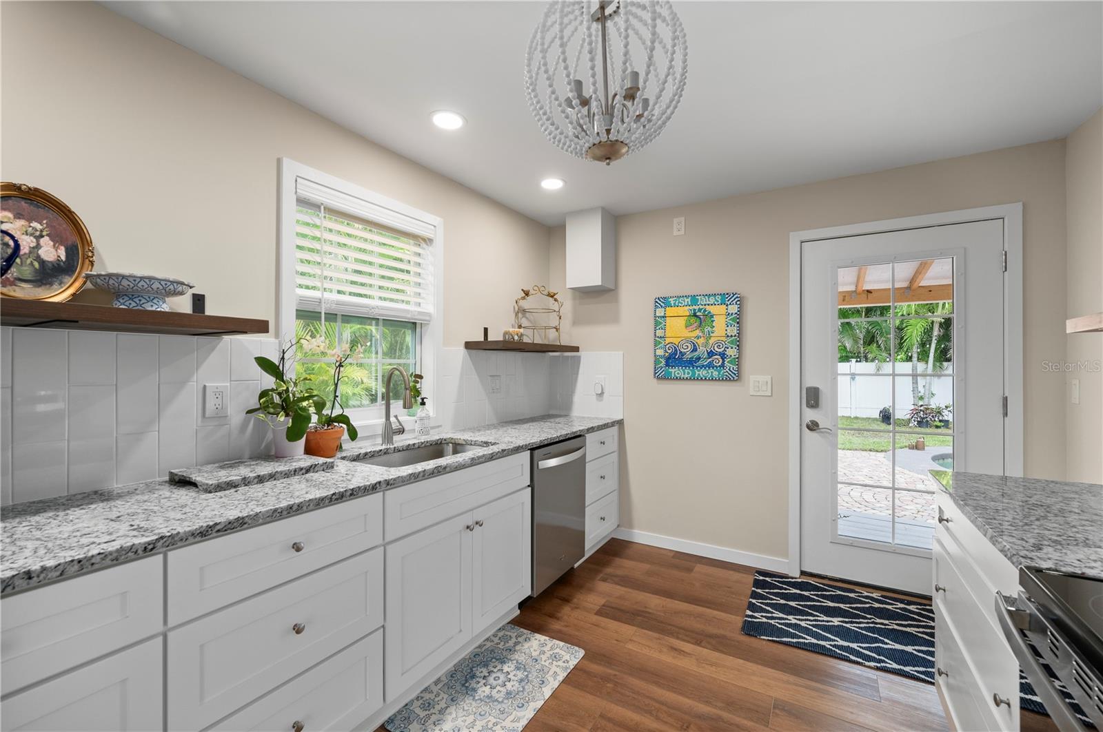 Image 20 of 57 For 717 Marion Avenue