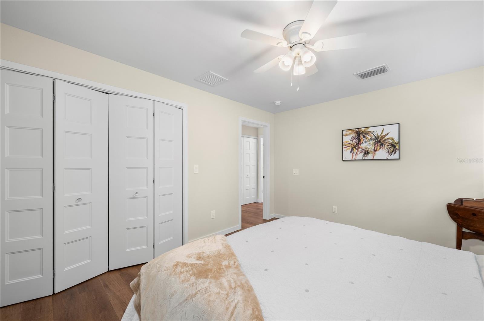 Image 25 of 57 For 717 Marion Avenue