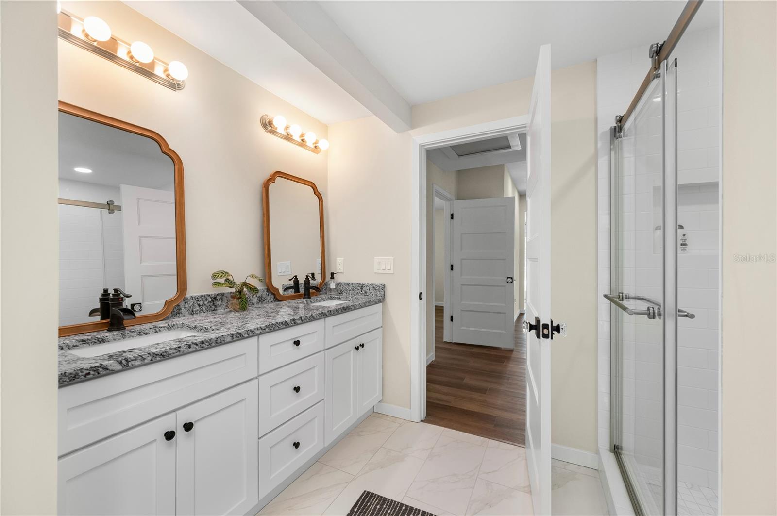 Image 29 of 57 For 717 Marion Avenue