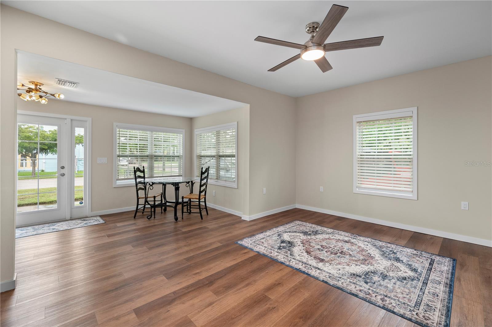 Image 3 of 57 For 717 Marion Avenue