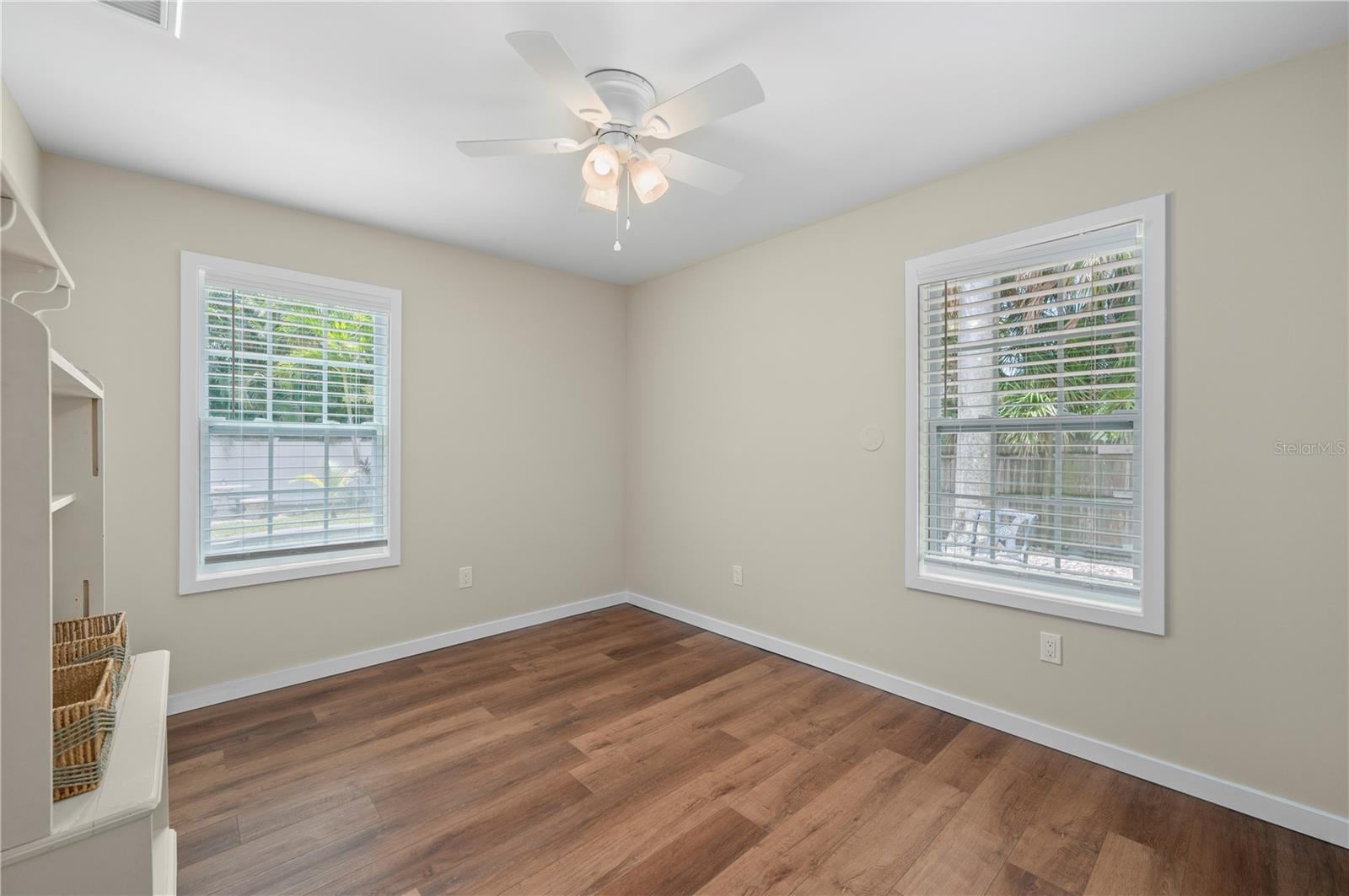 Image 31 of 57 For 717 Marion Avenue