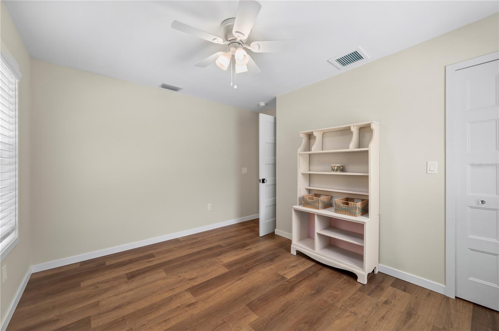 Image 32 of 57 For 717 Marion Avenue