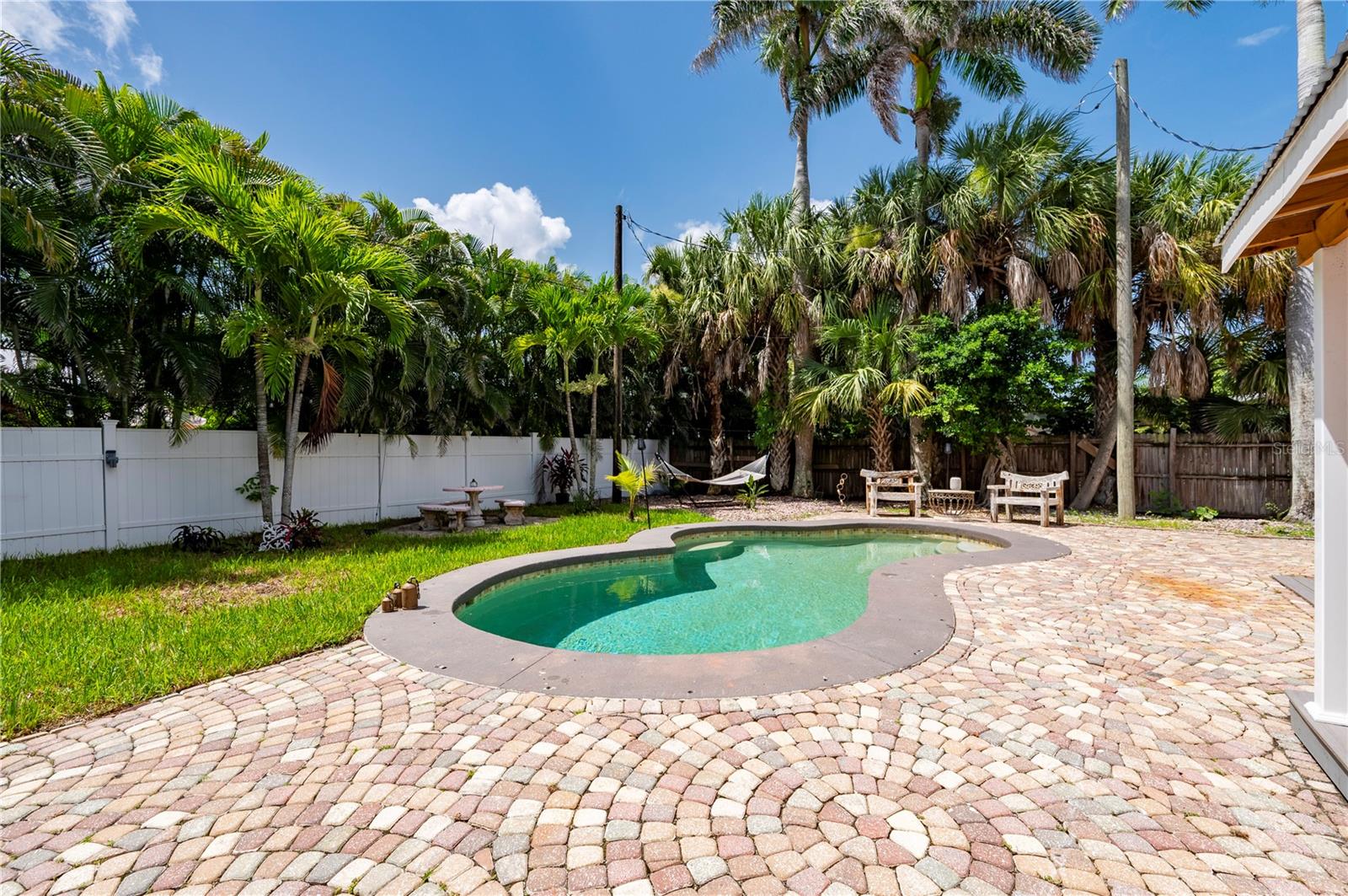 Image 37 of 57 For 717 Marion Avenue