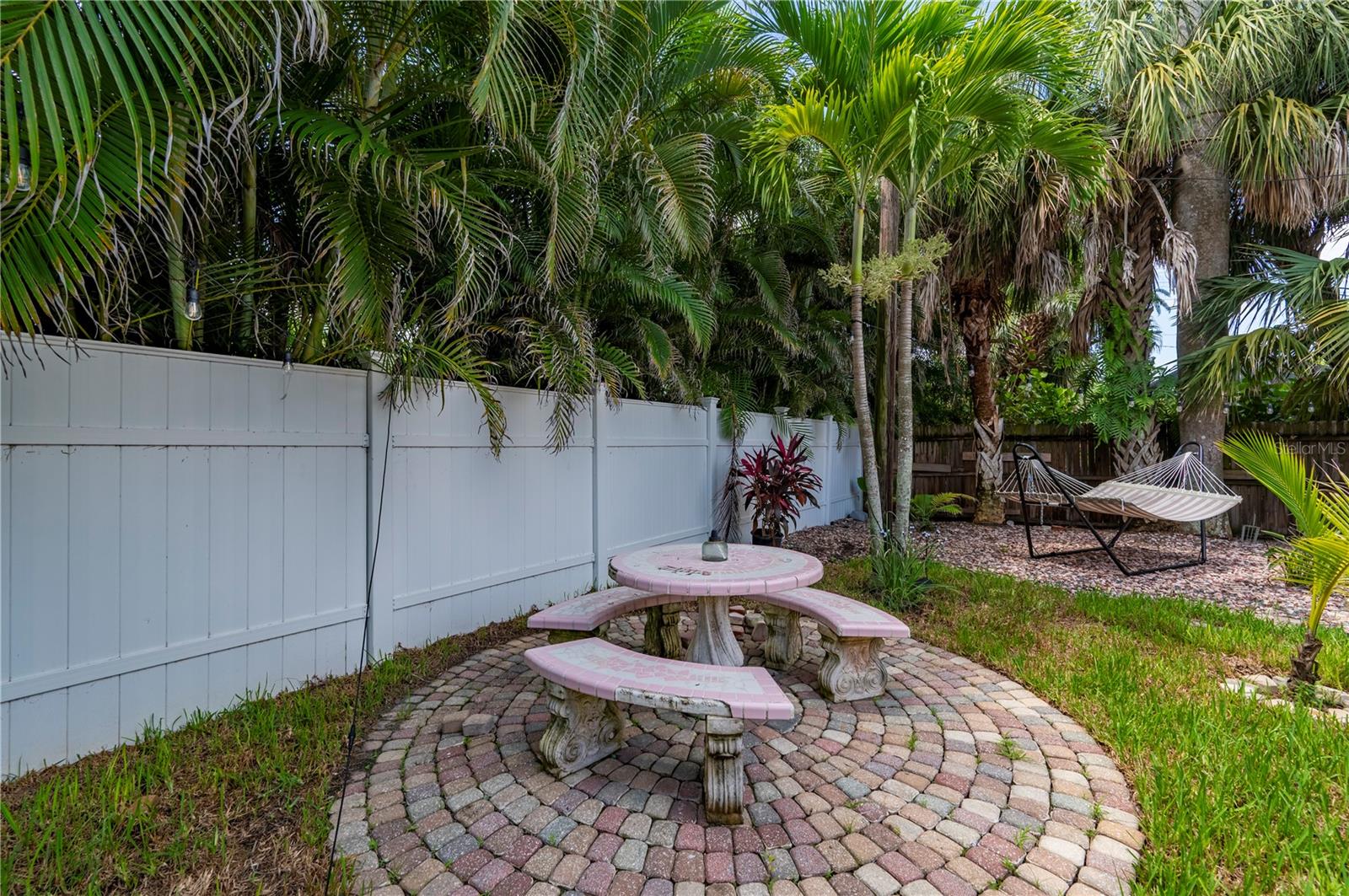 Image 38 of 57 For 717 Marion Avenue