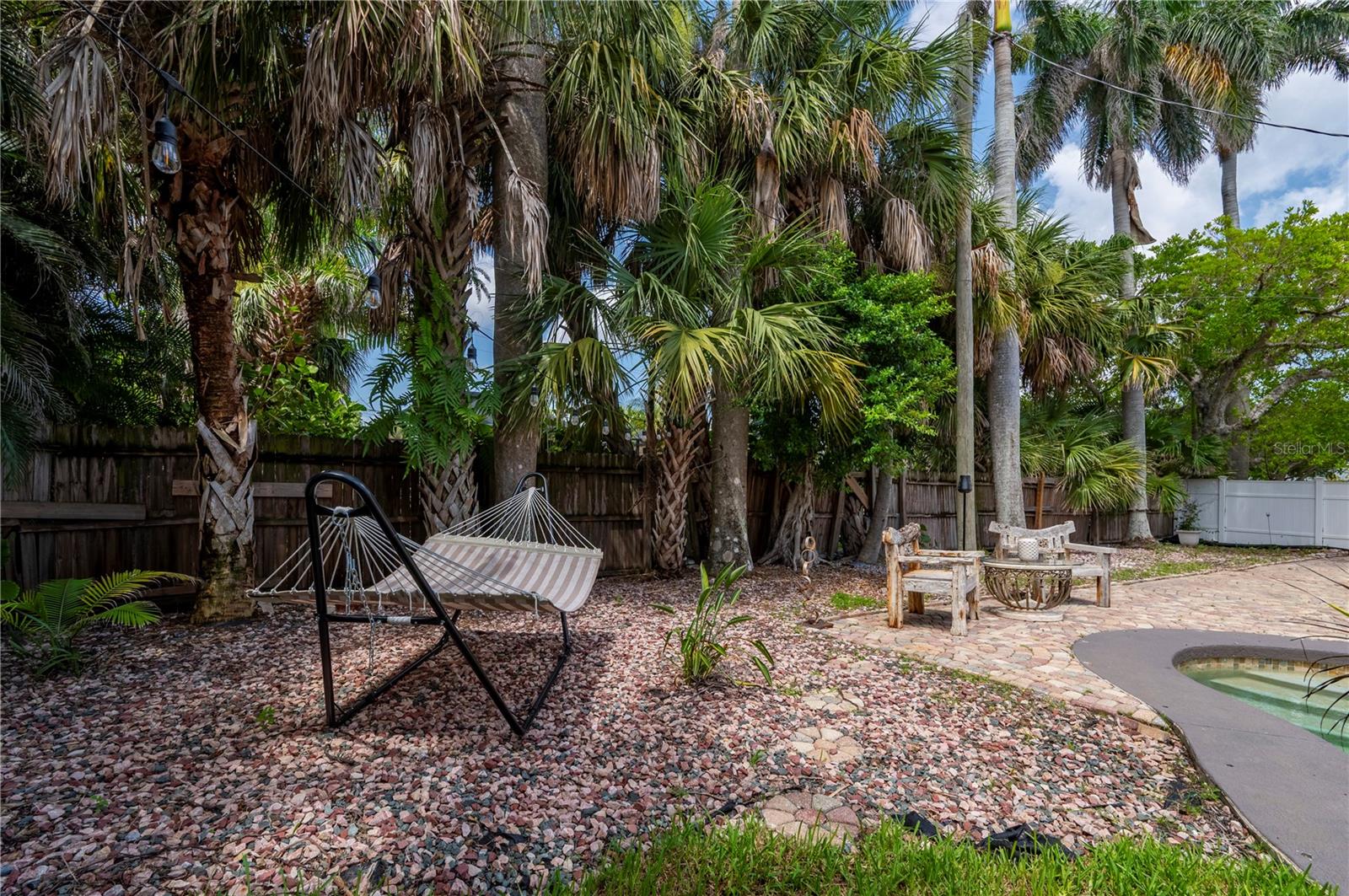 Image 40 of 57 For 717 Marion Avenue