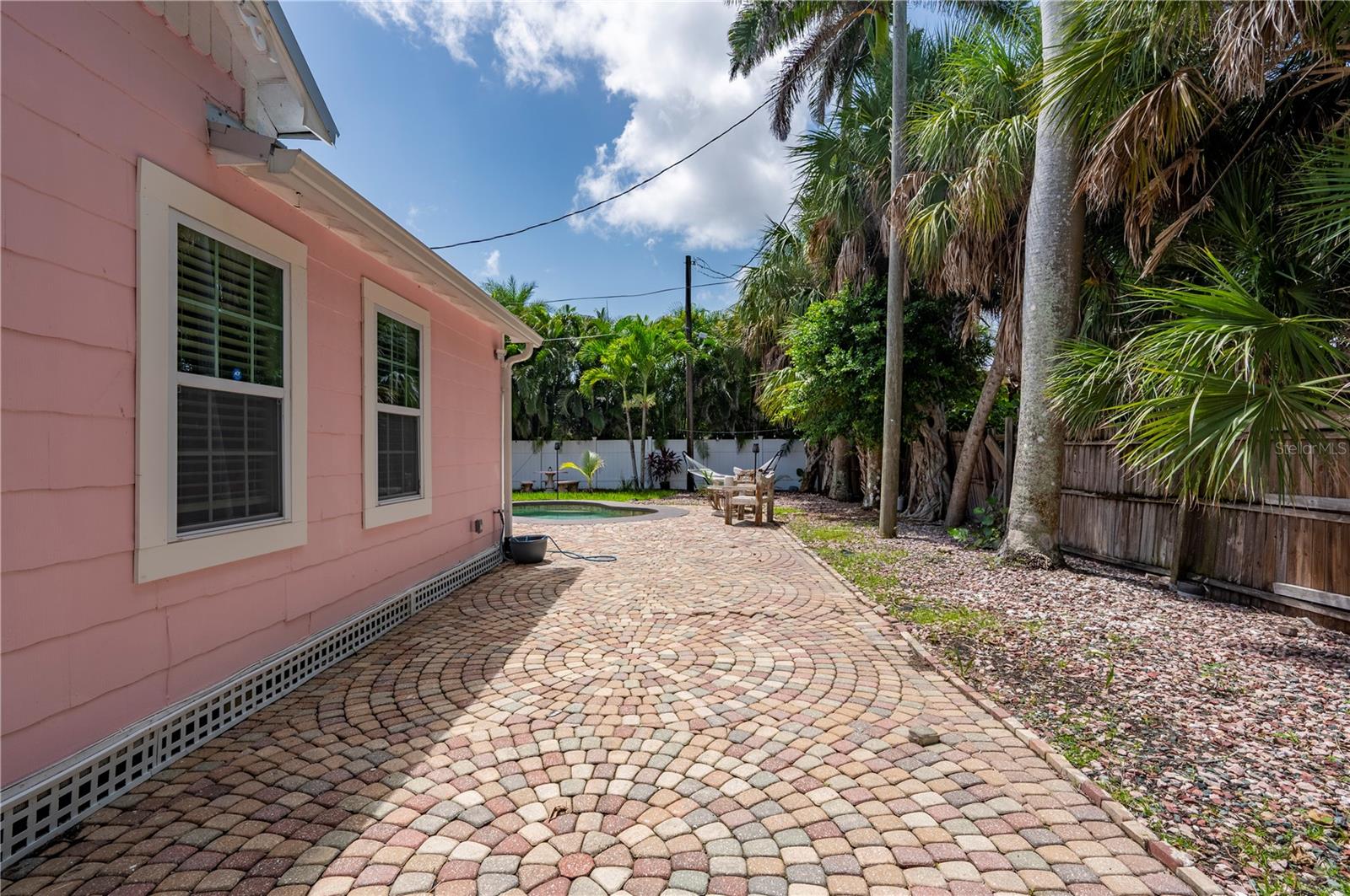 Image 43 of 57 For 717 Marion Avenue