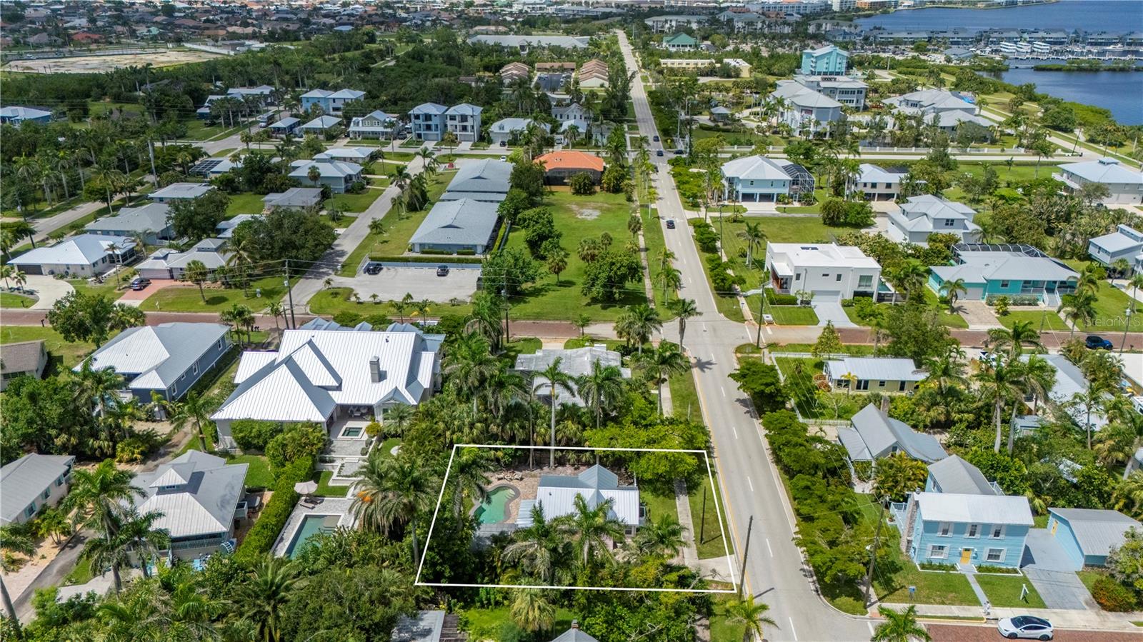 Image 50 of 57 For 717 Marion Avenue