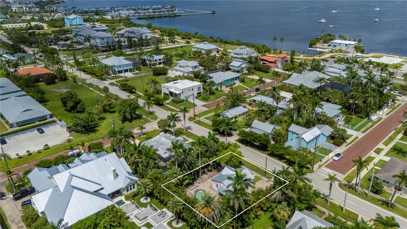 Image 51 of 57 For 717 Marion Avenue