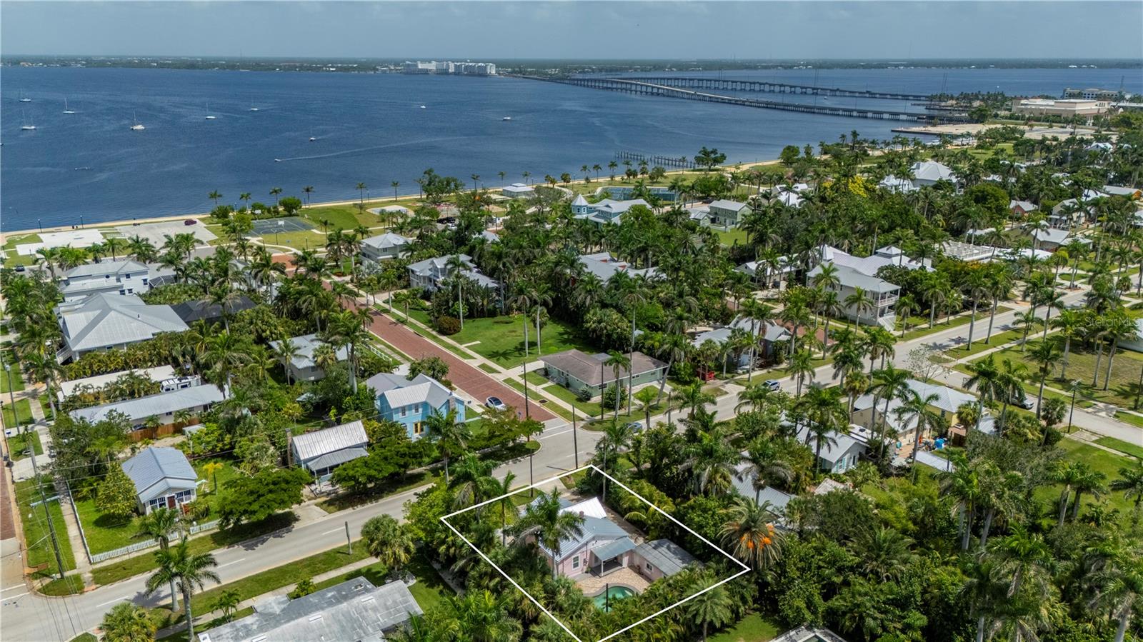 Image 7 of 57 For 717 Marion Avenue