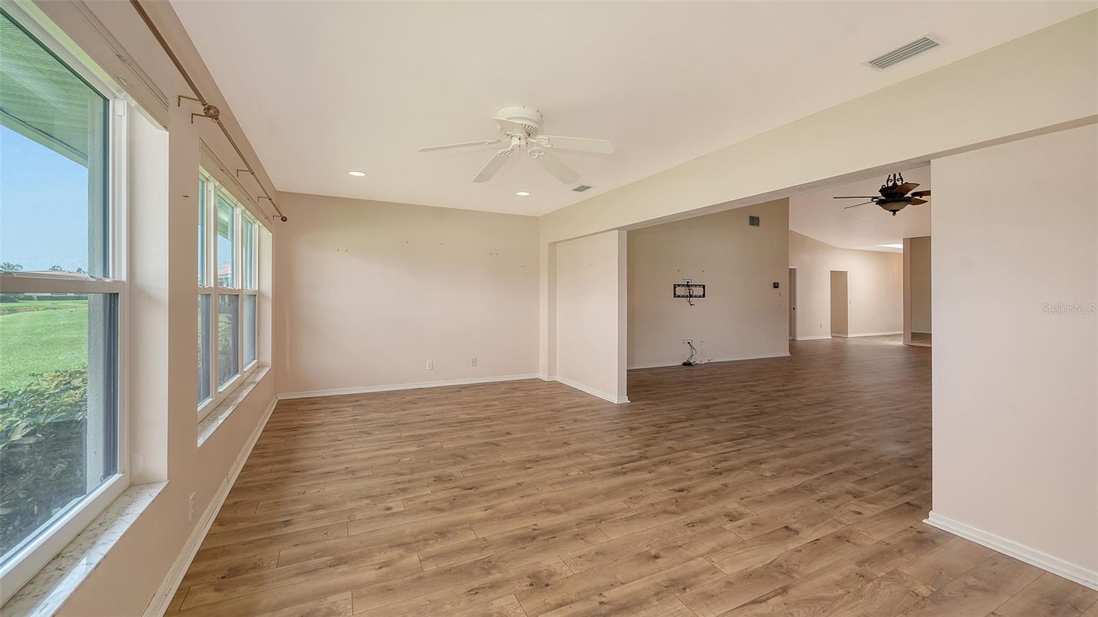 Image 22 of 57 For 11380 Courtney Drive