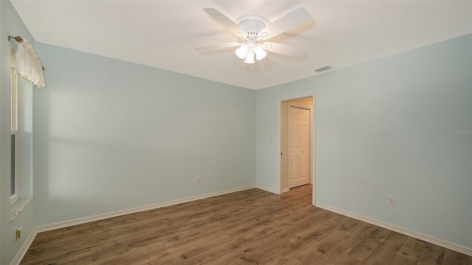 Image 35 of 57 For 11380 Courtney Drive