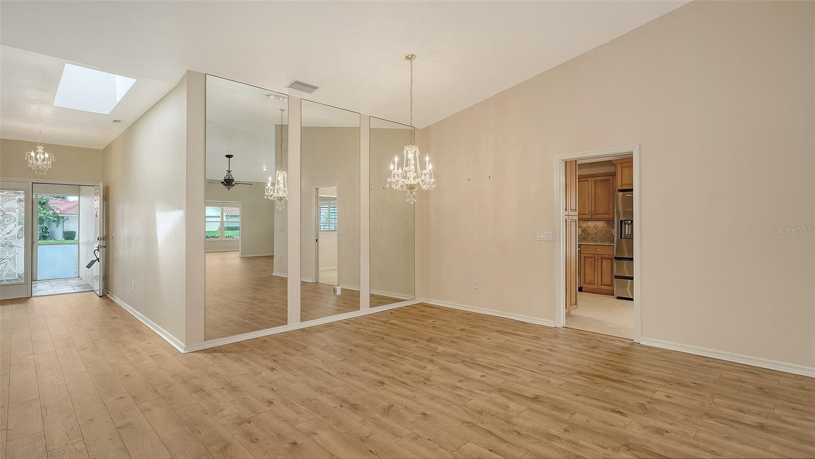 Image 6 of 57 For 11380 Courtney Drive