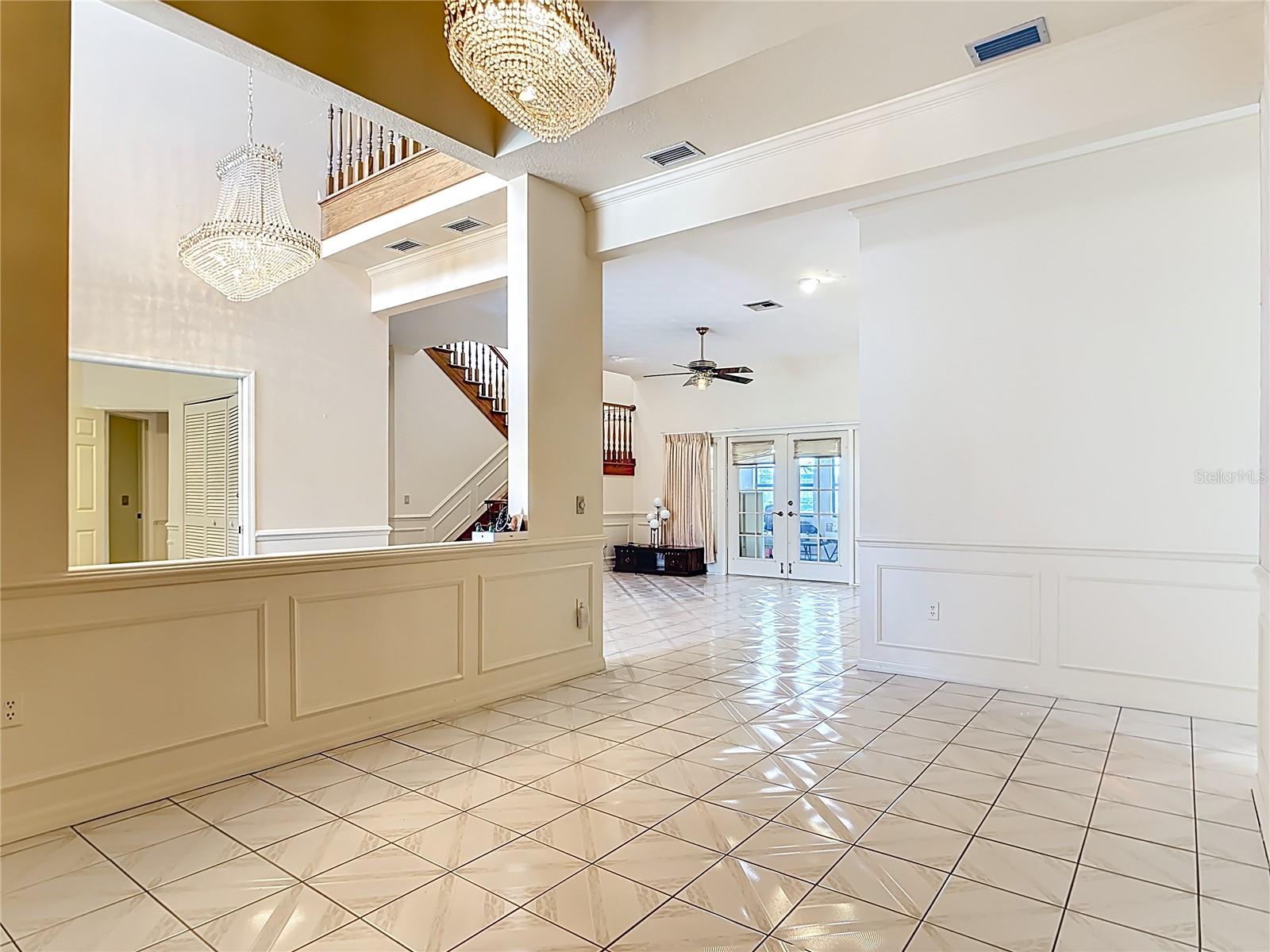 Image 18 of 81 For 134 Seville Place Sw