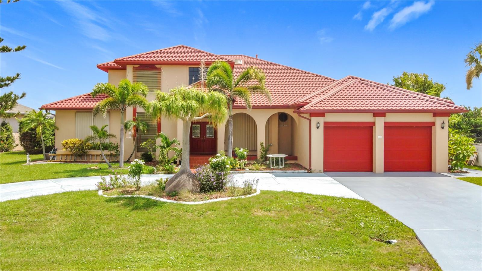 Image 3 of 81 For 134 Seville Place Sw