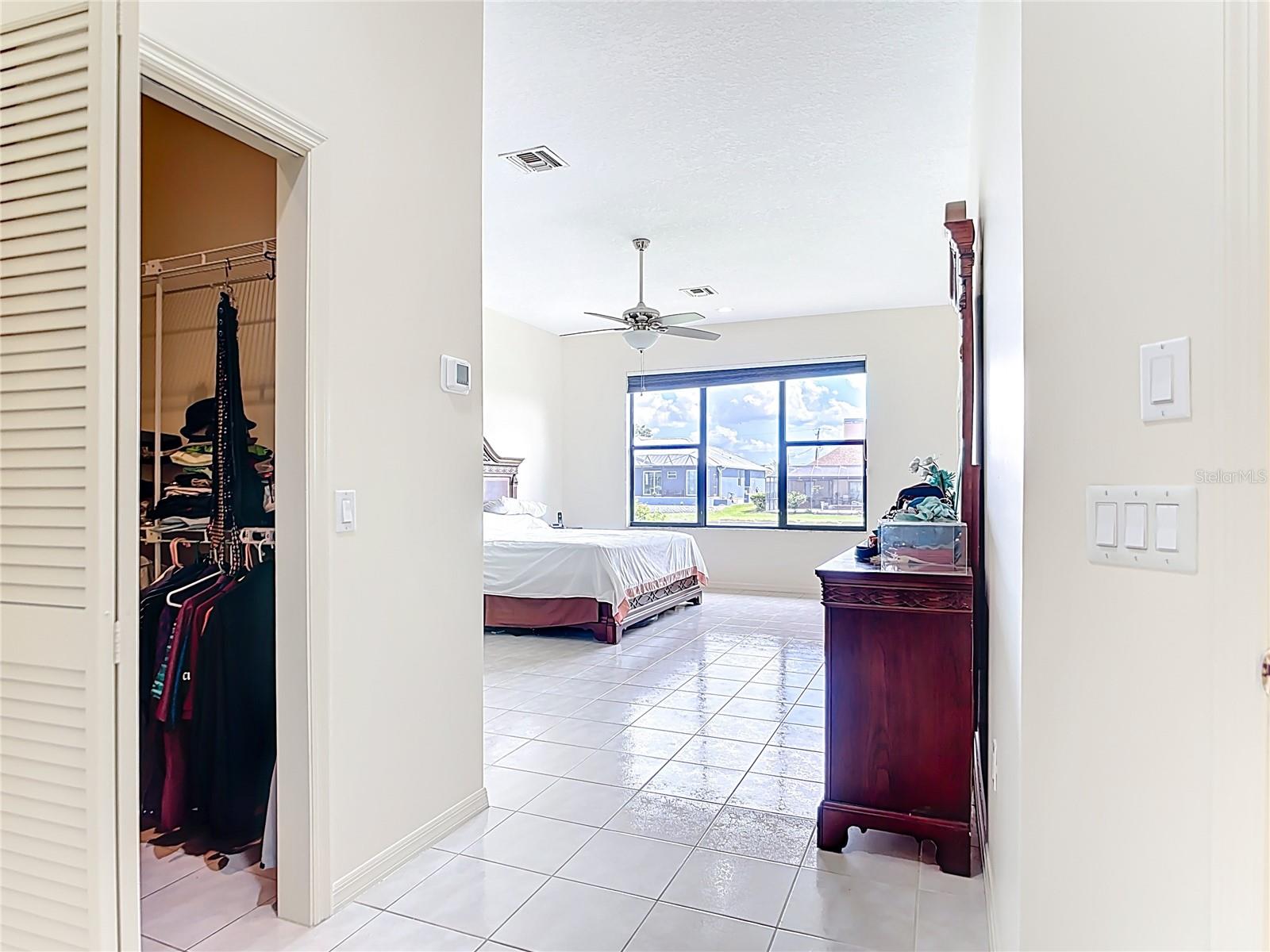 Image 36 of 81 For 134 Seville Place Sw