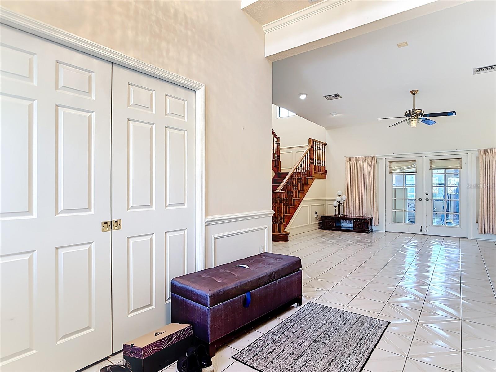 Image 6 of 81 For 134 Seville Place Sw