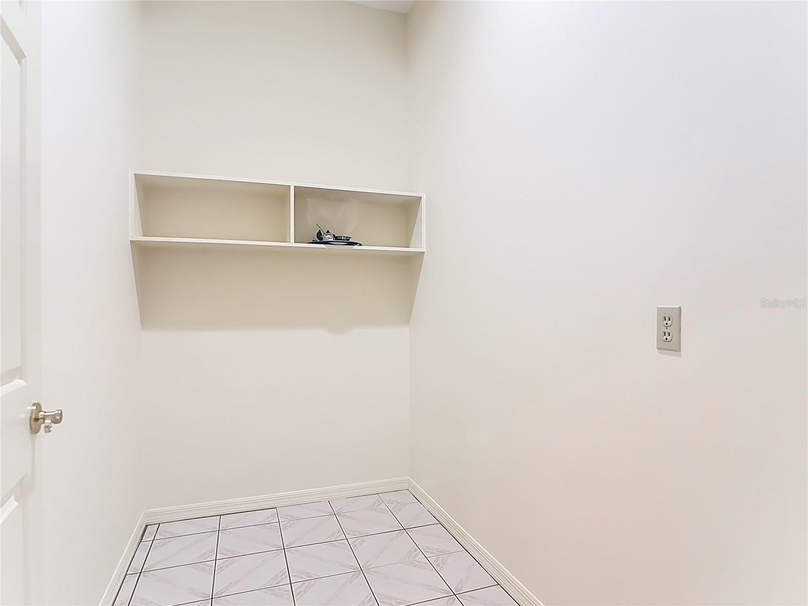 Image 64 of 81 For 134 Seville Place Sw